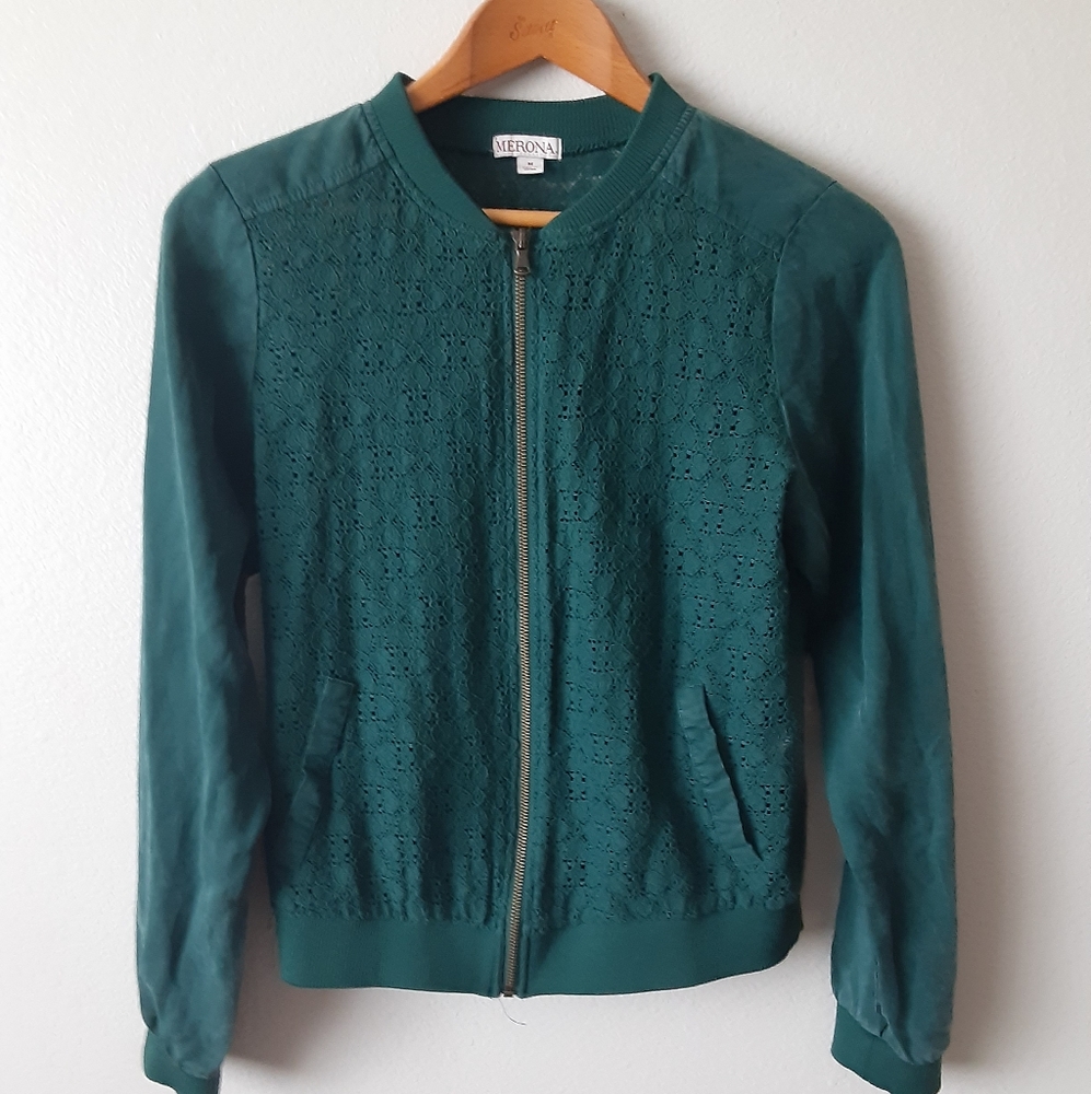 Merona darker green zip-up jacket w/ floral design